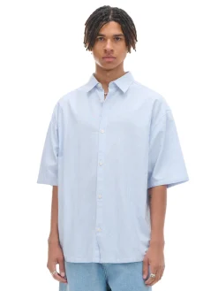 Cropp Koszule*Biało-błękitna koszula z krótkim rękawem niebieski