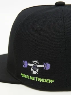 Cropp Czapki*Czarna czapka snapback z haftem czarny