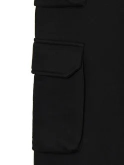 Cropp Spodnie*Czarne dresowe joggery z kieszeniami cargo czarny