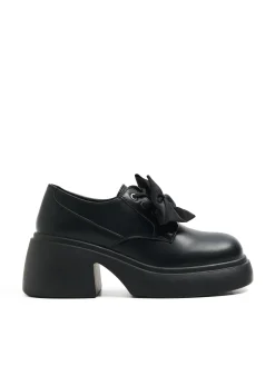 Cropp Półbuty*Czarne loafersy z kokardami czarny