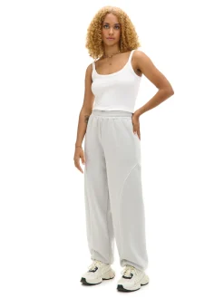 Cropp Spodnie*Jasnoszare dresowe joggery z naszywkami jasnyszary