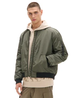 Cropp Kurtki, Płaszcze*Kurtka bomberka z kieszenią na rękawie zielony