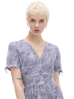 Cropp Sukienki, Kombinezony*Niebieska sukienka midi w kwiaty granatowy