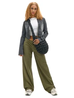 Cropp Spodnie*Oliwkowe spodnie z wieloma kieszeniami zielony