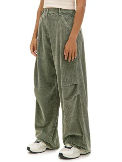 Cropp Spodnie*Oliwkowe sztruksowe spodnie zielony