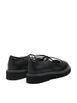 Cropp Półbuty*Półbuty z ozdobnymi sznurówkami czarny