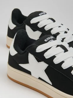 Cropp Sneakersy*Sportowe sneakersy z motywem gwiazdy czarny