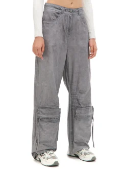 Cropp Spodnie*Szare spodnie z kieszeniami cargo beżowy